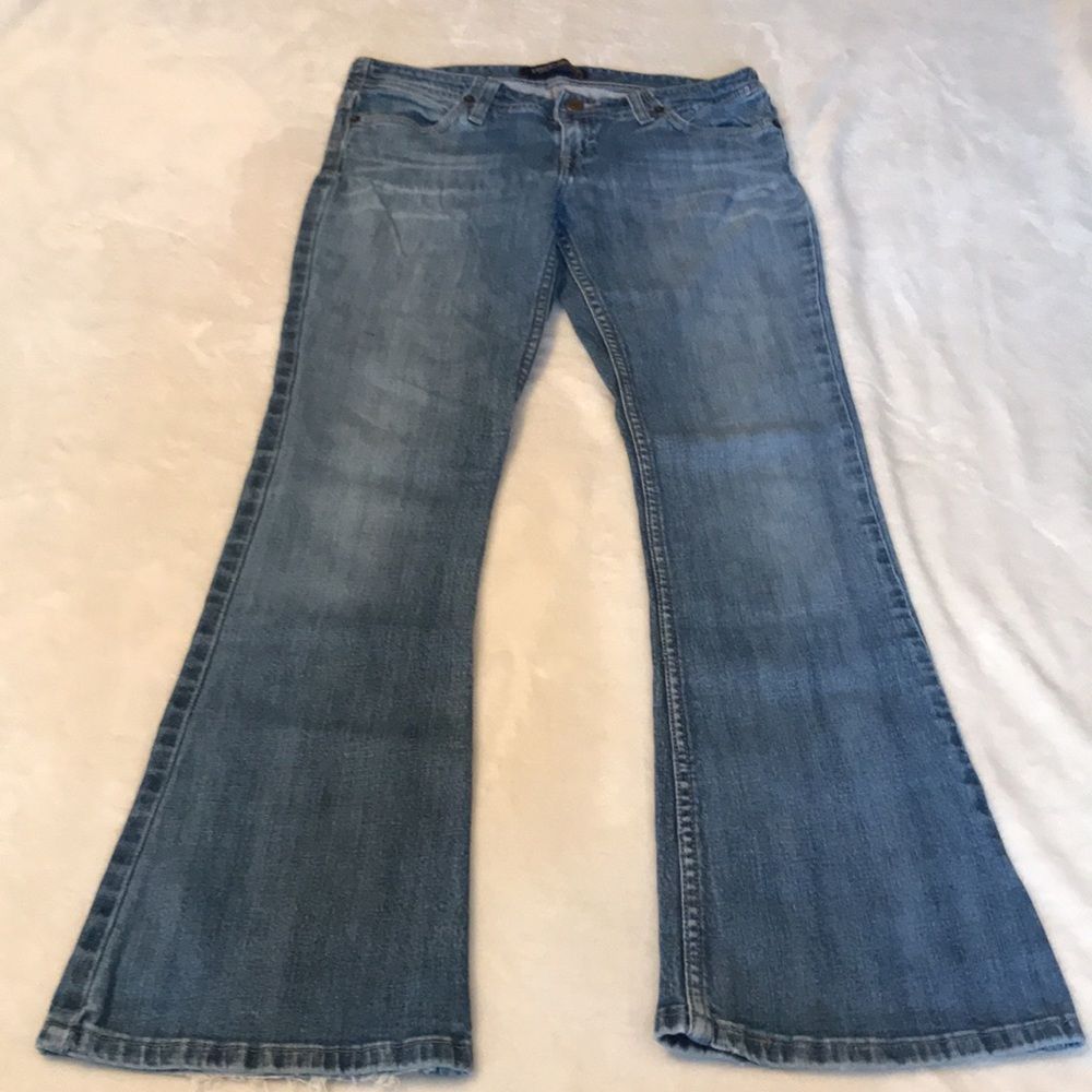 Levi's Floral Embroidered Flare Leg Jeans - Size 9